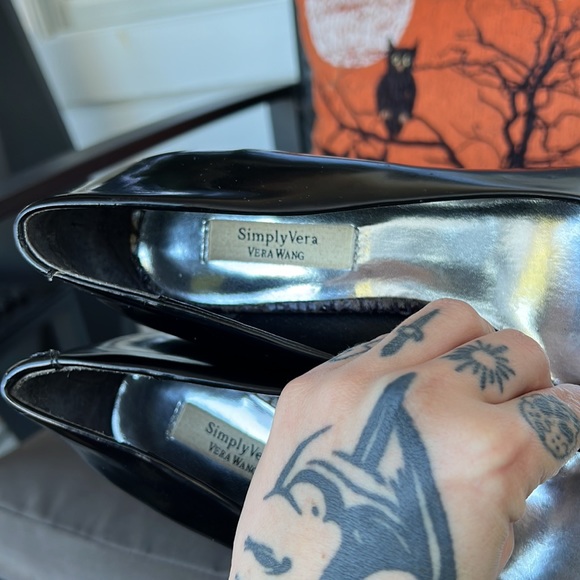 Vera Wang Heels - Picture 8 of 12